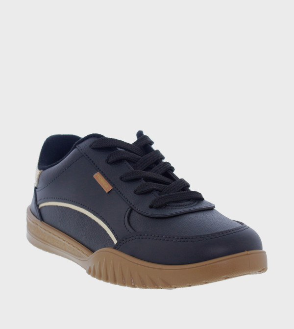 سنيكرز بمقدمة مستديرة ورباط 