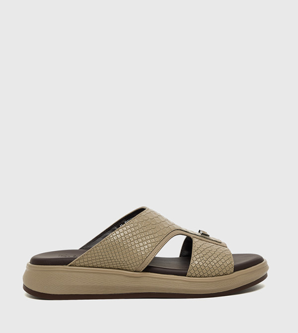 AL FAKHM Textured Arabic Sandals