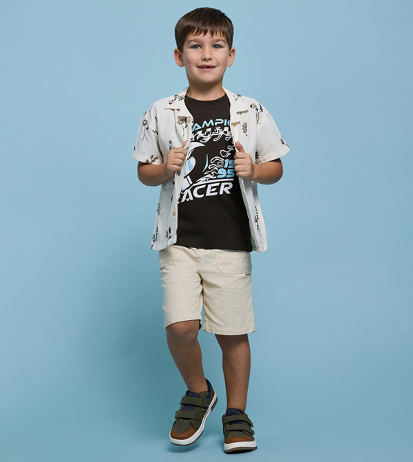 Graphic Print T-Shirt with Crew Neck and Short Sleeves