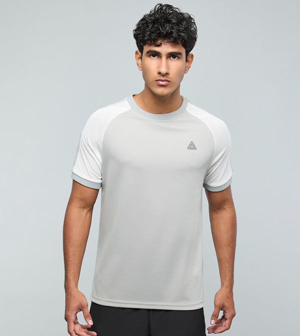 Color Block Active T-Shirt with Crew Neck and Raglan Sleeves
