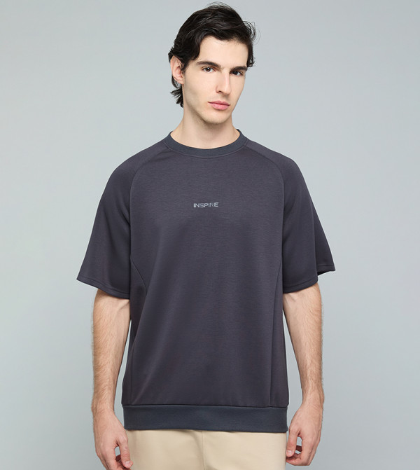 تيشيرت كم قصير بقبة مستديرة