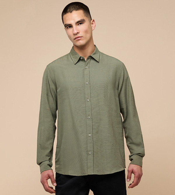 قميص سادة كم طويل بقبة كلاسيك 