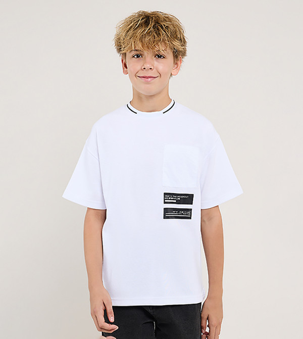 تيشيرت بطبعة كم قصير 