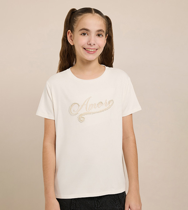 تيشيرت مطرز كم قصير بقبة مستديرة 