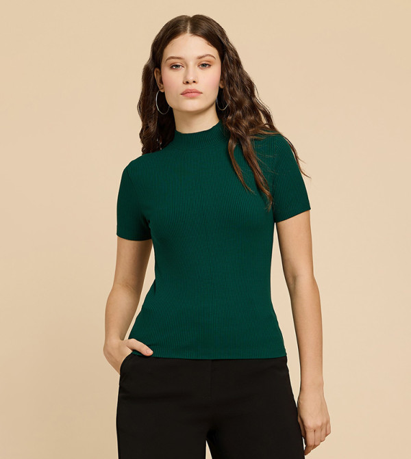 توب مرن كم قصير بقبة عالية