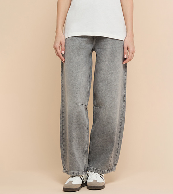 Washed Barrel Jeans with Button Closure