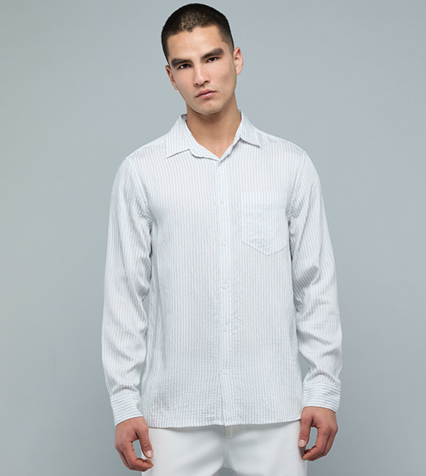 قميص مخطط كم طويل بقبة كلاسيك