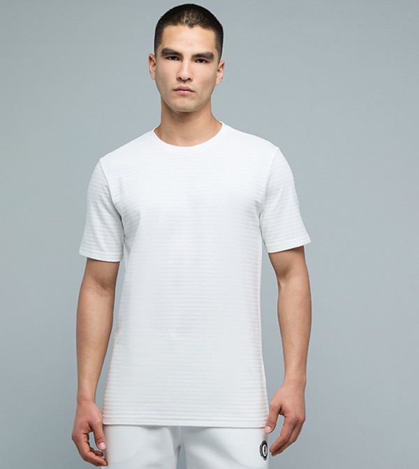 تيشيرت كم قصير بقبة مستديرة 