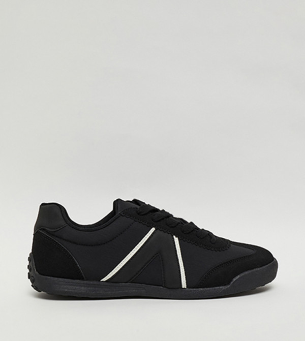 Contrast Trim Runner Sneakers