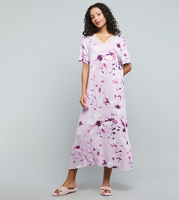 Patterned Nightgown with V-Neck and Short Sleeves