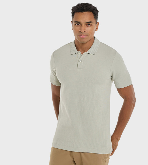 تيشيرت بولو سادة بأكمام قصيرة