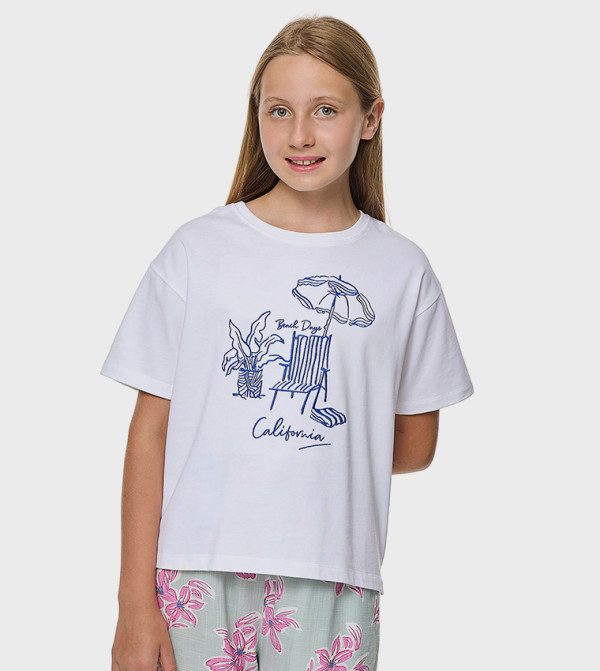 تيشيرت مطرز بأكمام قصيرة وبرقبة مستديرة  