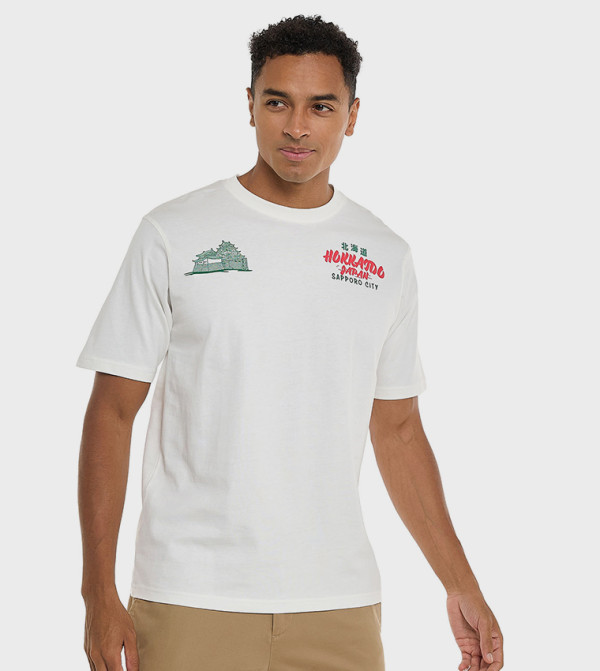 تيشيرت بياقة مستديرة وأكمام قصيرة وطبعة 