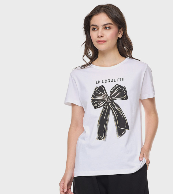 تيشيرت بطبعة بأكمام قصيرة وبرقبة مستديرة  