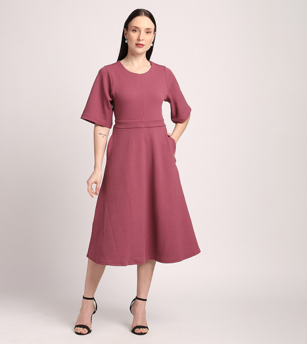 Textured Short Sleeves Midi Dress
