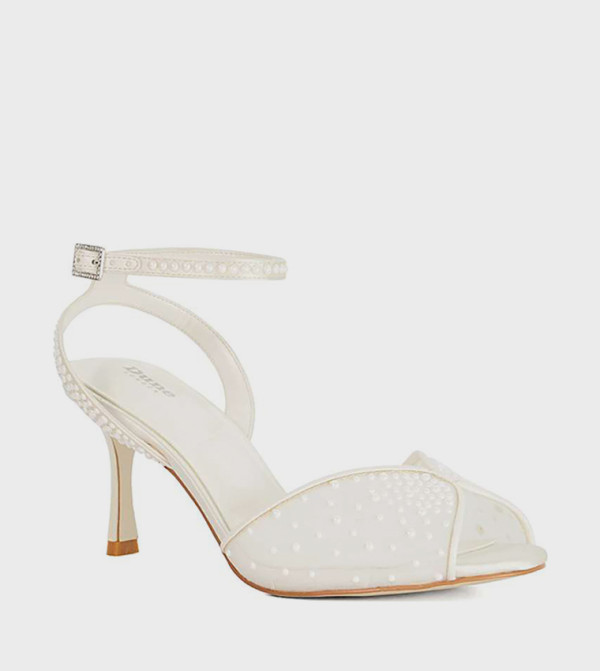 صندل بكعب ومقدمة مفتوحة 