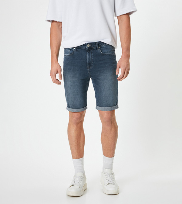 شورت دنيم بخصر متوسط  