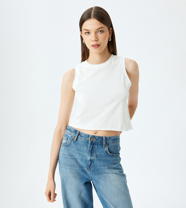 Solid Sleeveless Top