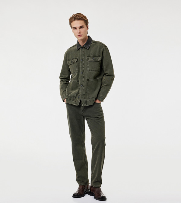 جاكيت جينز مريح مغسول بقبة 