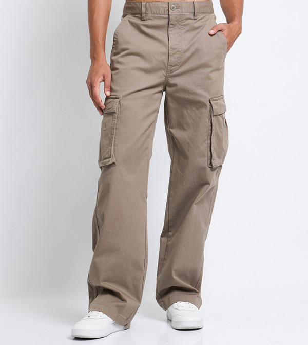 بنطال كارغو واسع بخصر متوسط  