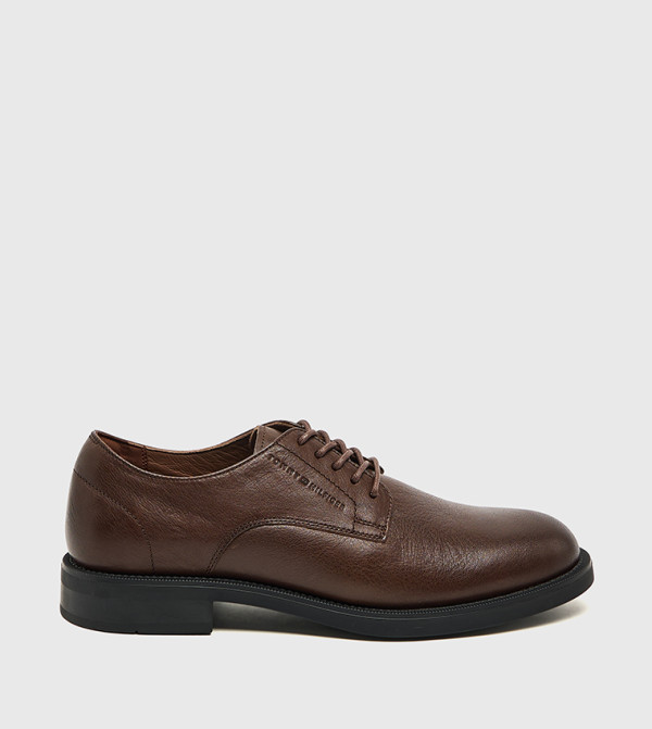 VOGUE Textured Leather Derby Shoes