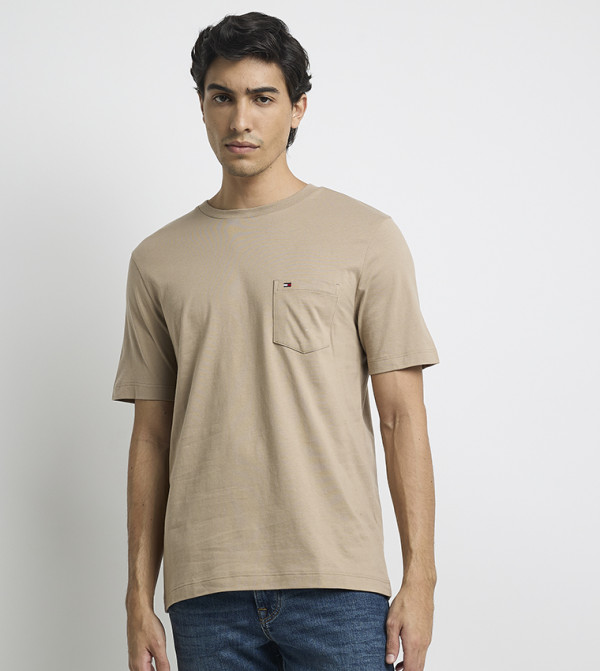 تيشيرت بجيب وكم قصير