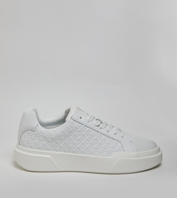 سنيكرز تشانكي مونوغرام