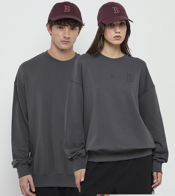 سويتشيرت بطبعة وقبة مستديرة 