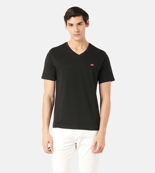 تيشيرت مطرز بشعار وقبة V 