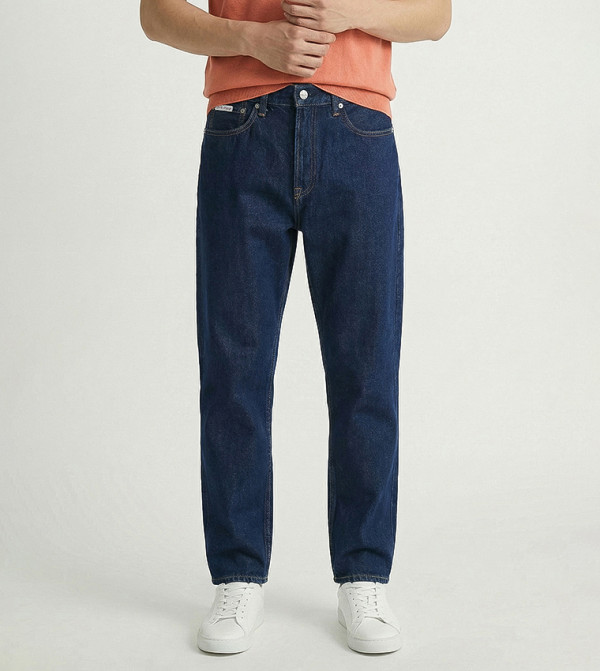 Solid Button Closure Tapered Fit Jeans