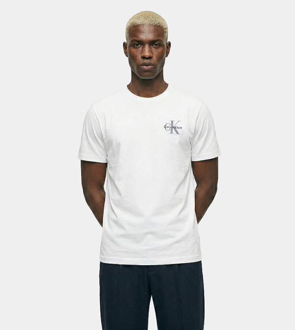 تيشيرت كم قصير بقبة مستديرة وطبعة شعار