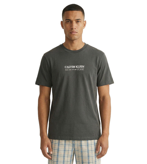 تيشيرت بقبة مستديرة بطبعة