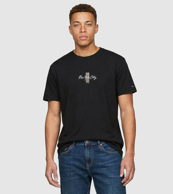 تيشيرت مطرز بكم قصير