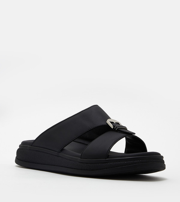 Textured Open-Toe Arabic Sandals