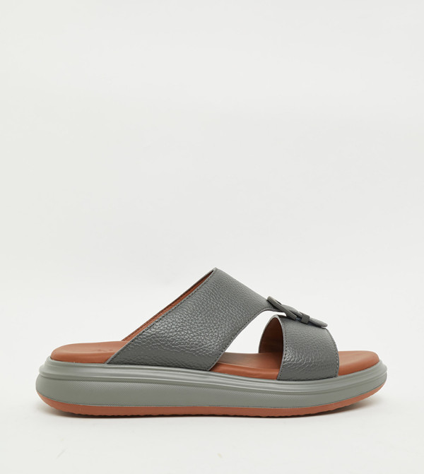 Textured Arabic Sandals