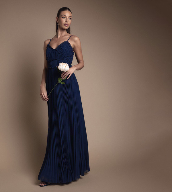 فستان ماكسي مكشكش بحمالات وكسرات لوصيفات العروس