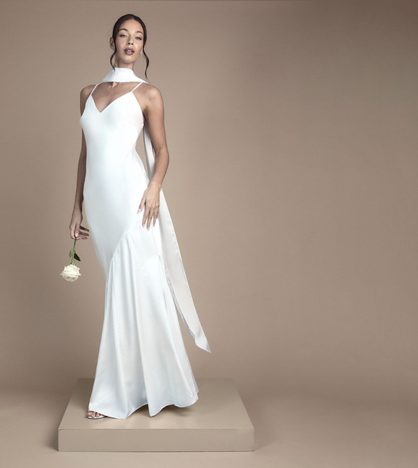 Strappy V-Neck Maxi Wedding Dress with Scarf