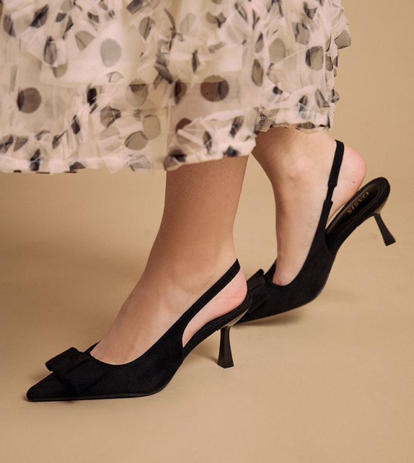 حذاء شامواه صناعي بكعب متوسط وحزام خلفي وفيونكة 