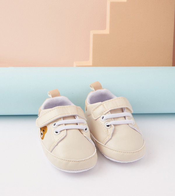 حذاء مسطح فليكرو بنقشة بارزة 