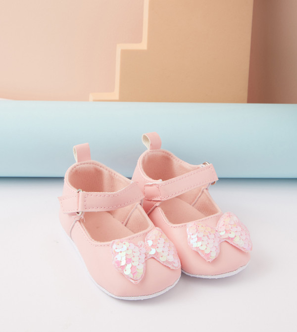 حذاء مسطح بفيونكة 