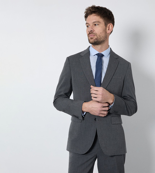 جاكيت بدلة بقبة ليبل وقصة مفصلة 