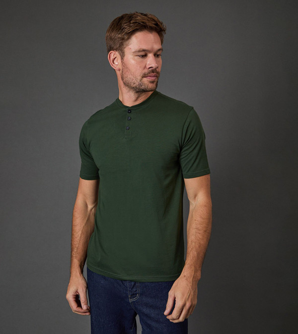 تيشيرت سادة بقبة هينلي