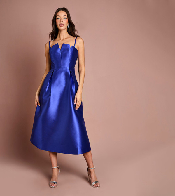 فستان ميدي بقبة V