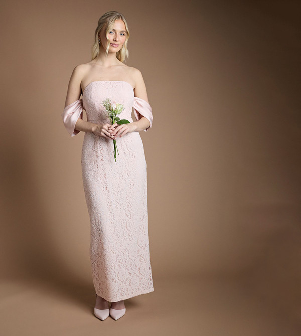 فستان ماكسي بحبكة دانتيل باردو لوصيفات العروس