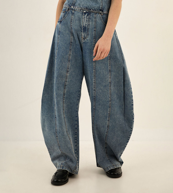 بنطلون جينز بقصة بالون 