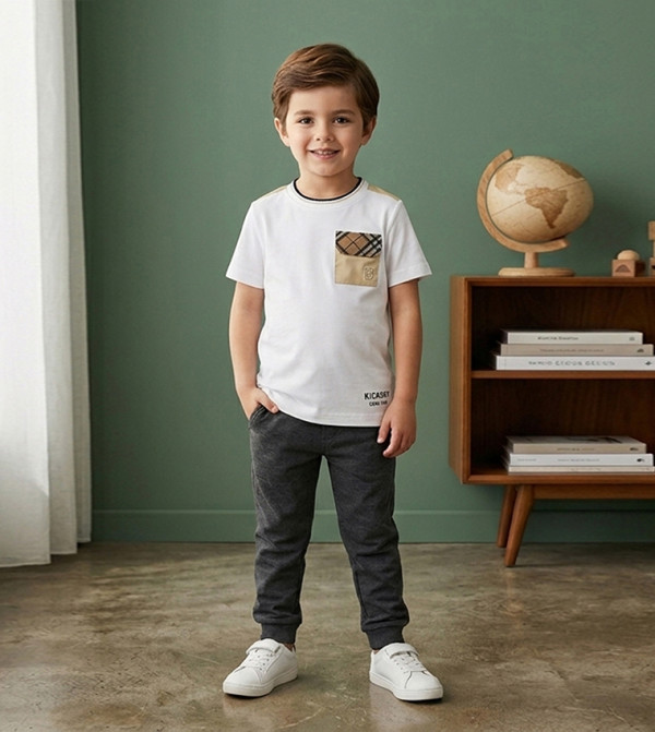 Pocket Detail Short Sleeves T-Shirt