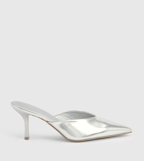 حذاء بكعب ستليتو سليب اون جلد صناعي لامع