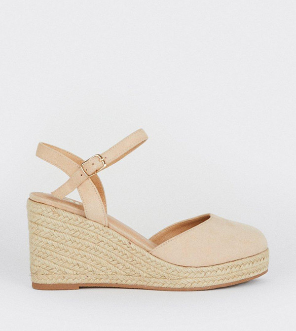 Rumor Closed Toe Wedge Sandals
