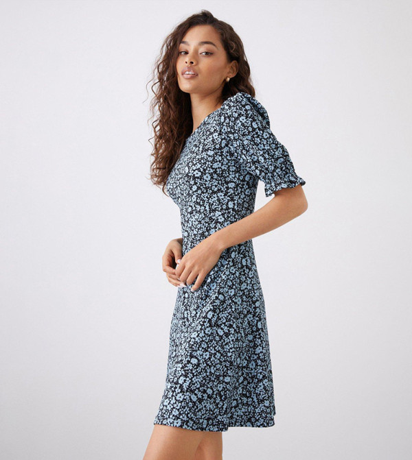 فستان قصير بزهور 