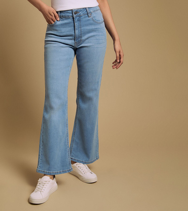 Petite Comfort Stretch Bootcut Jeans